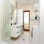 Lina - Pool And Sea View Daire Starigrad Paklenica