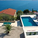 Lina - Pool And Sea View Daire