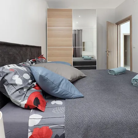 Lina - Pool And Sea View Appartement *