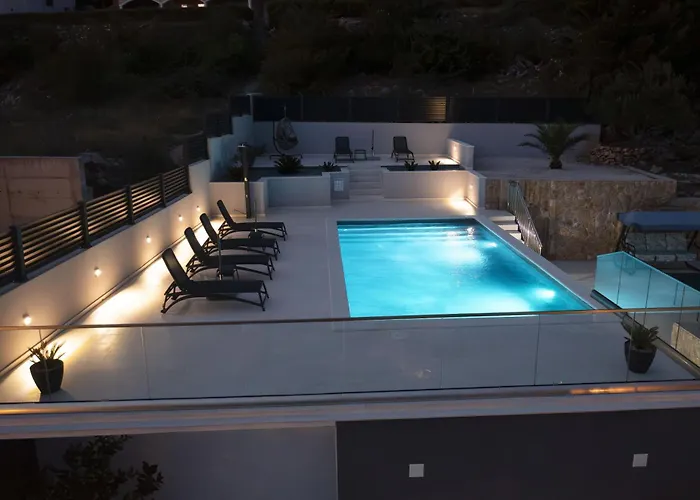 Lina - Pool And Sea View * Стариград-Пакленица