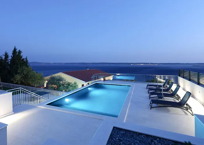 Lina - Pool And Sea View Апартаменты