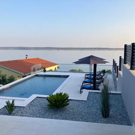 Apartament Lina - Pool And Sea View