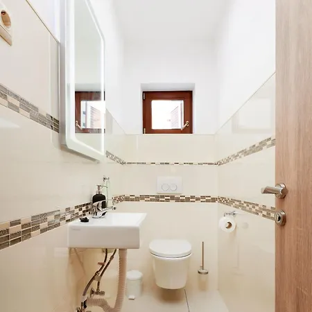 Lina - Pool And Sea View Appartement