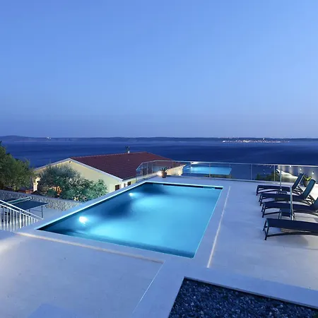 Lina - Pool And Sea View Appartement
