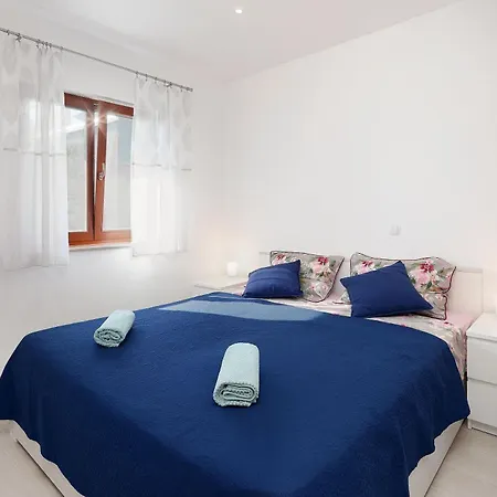 Apartament Lina - Pool And Sea View Starigrad Paklenica