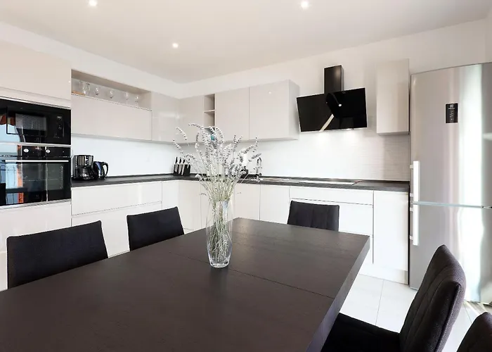 Lina - Pool And Sea View *