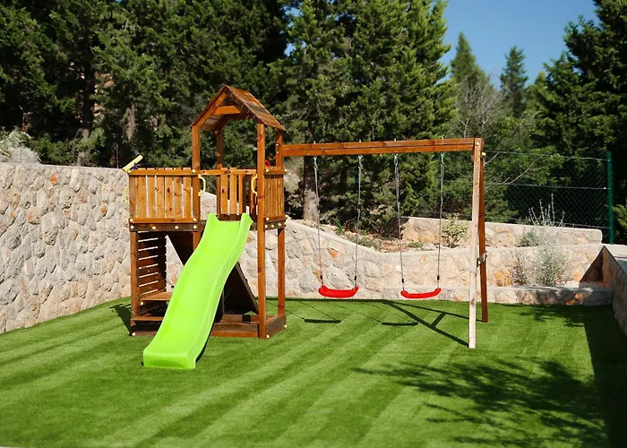 Lina - Pool And Sea View Starigrad Paklenica