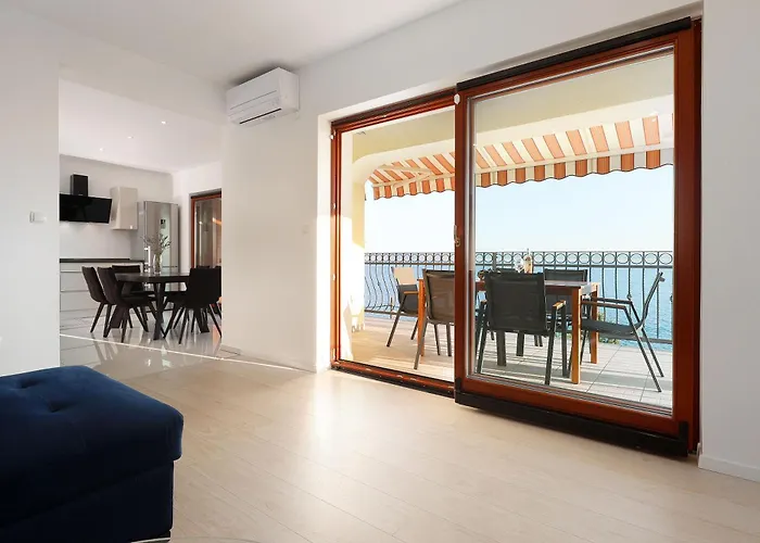 Lina - Pool And Sea View