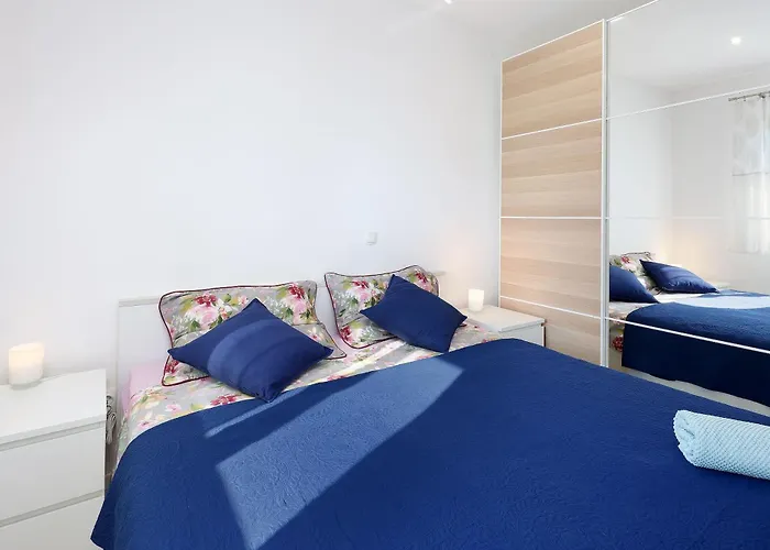 Daire Lina - Pool And Sea View