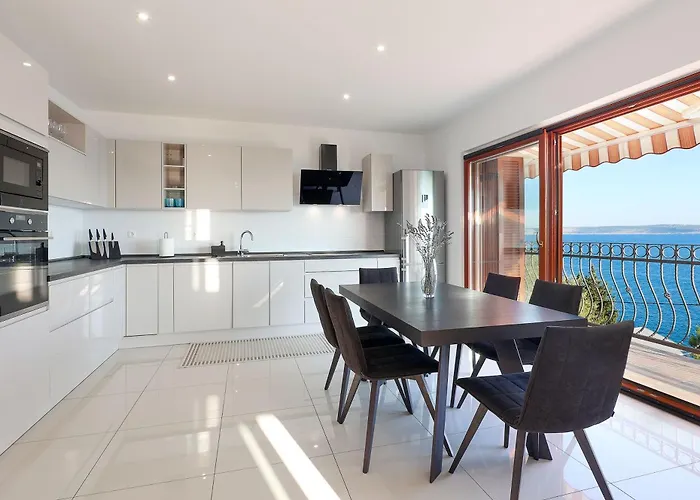 Lina - Pool And Sea View *